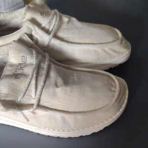 Hey Dudes Wally White Slip-On Shoes Size 9 *Call-out*